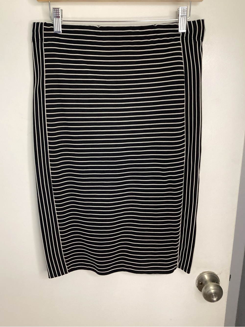 Max Studio Black and White Striped Pencil Skirt M - Picture 6 of 10